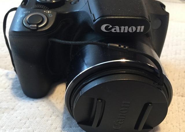 Camêra Canon Powershot SX520HS