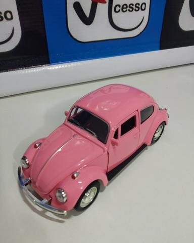 Carrinho ferro Fusca Kombi miniatura