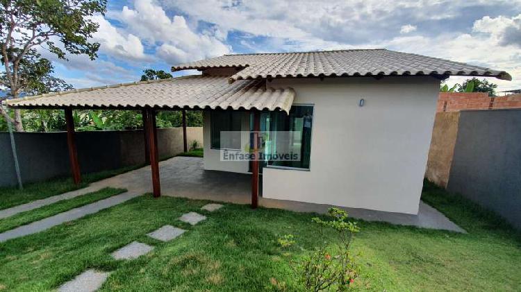 Casa em lote com 360 m² com 03 quartos sendo 01 suíte no