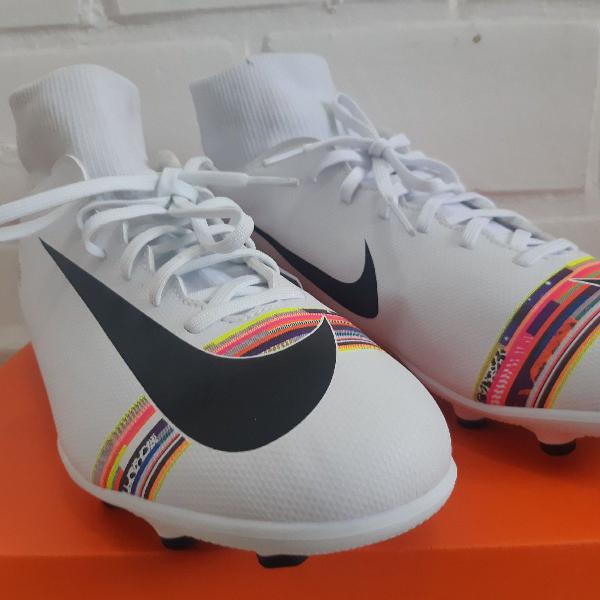 Chuteira Campo trava Nike Mercurial Superfly 6. tam. 41