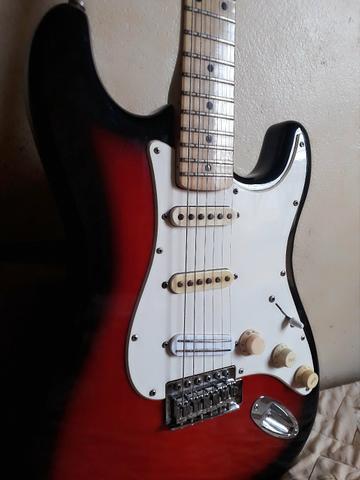 Guitarra stratocaster sx ss57
