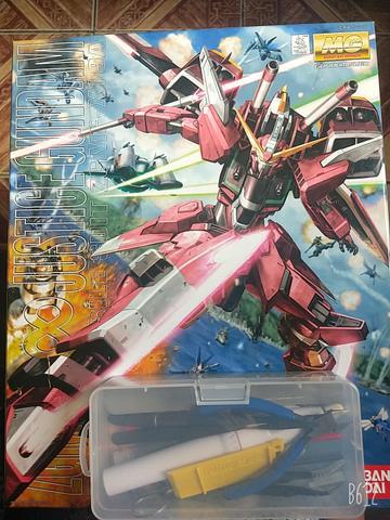 Justice Gundam Z.A.F.T mobile suit + Kit para de