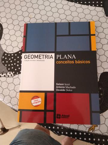 Livro de geometria plana
