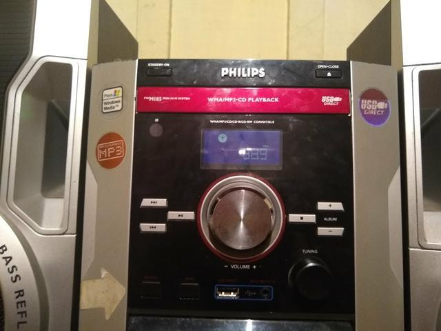 Rádio Philips com duas caixas de som