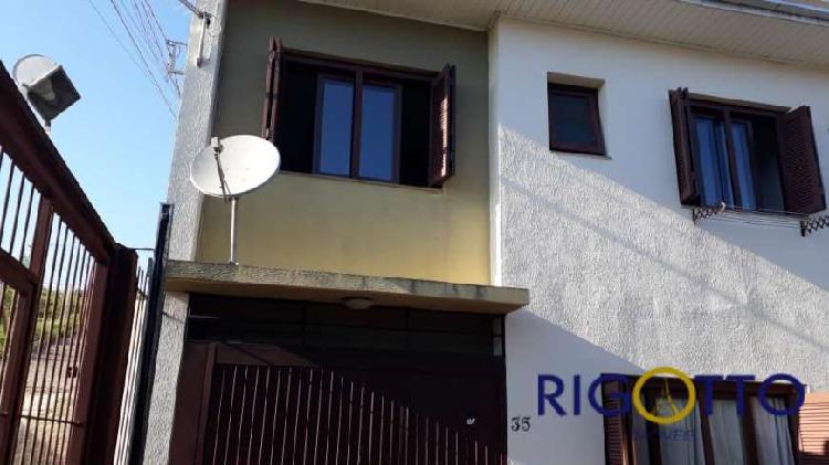 Sobrado para venda possui 68 metros quadrados com 2 quartos