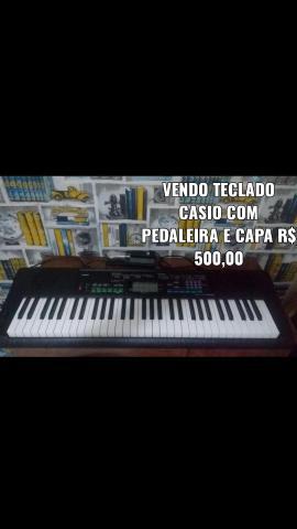 Teclado Casio com pedaleira e capa