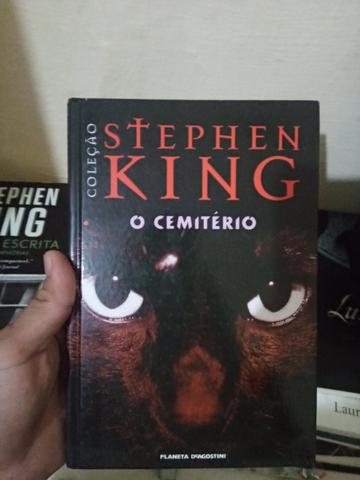 Vendo minha colecao de livros de Stephen king