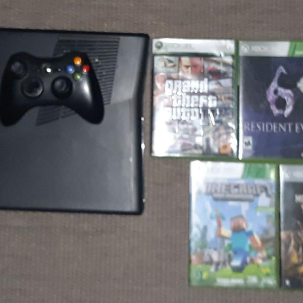 Xbox 360 com 6 jogos