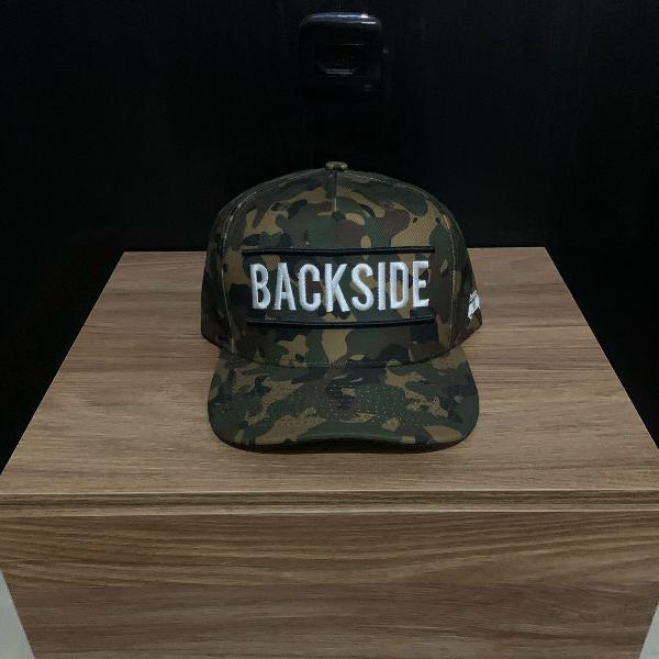 boné backside camuflado