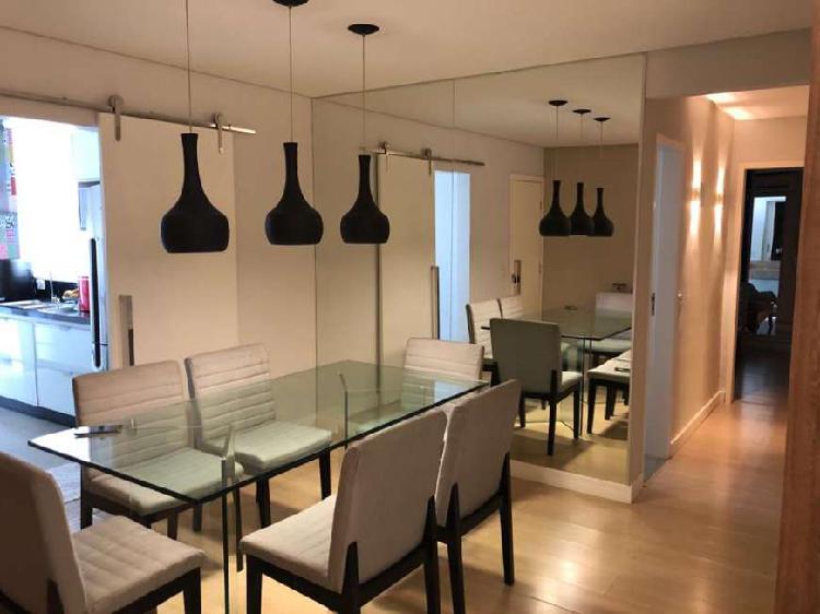 Apartamento 3 quartos, 2 garagens, 98 m², repaginado no