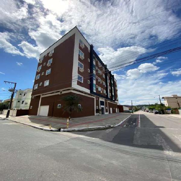 Apartamento para venda possui 90 metros quadrados com 3