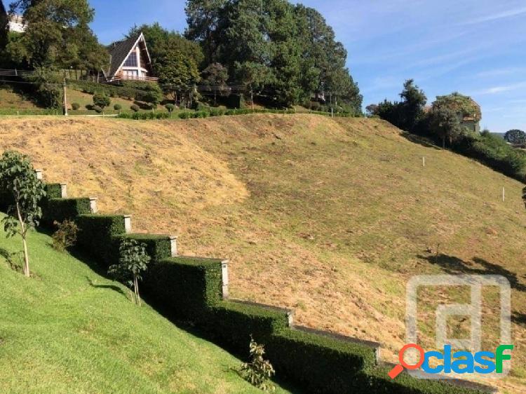 CAMPOS JORDÃO - VENDA DE LINDO TERRENO PRÓXIMO AO CAPIVARI