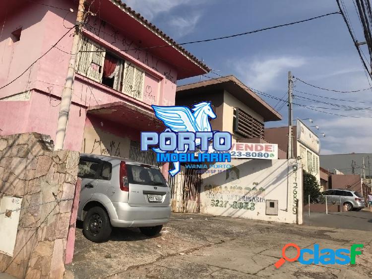 CASA EM CORREDOR COMERCIAL