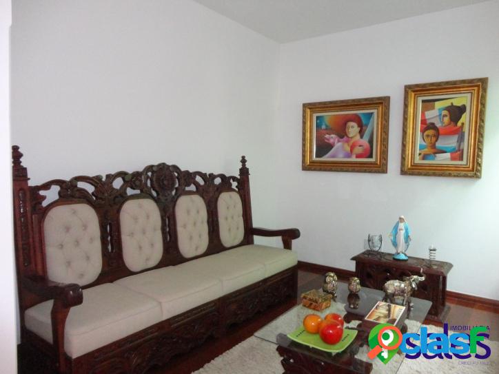 Casa na avenida Luiz Eduardo Magalhães