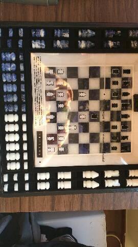 Jogo de Xadrez em Dalomita com estojo