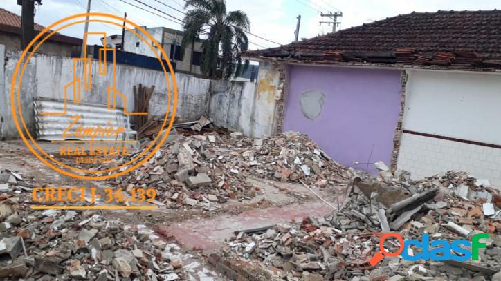 Terreno de esquina com 150 m² no Catiapoa - São Vicente.