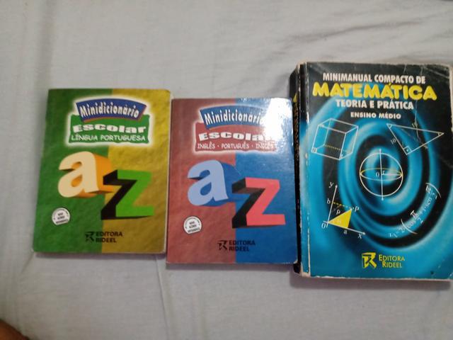 Vendo ou troco esses livros; 5,00 a unidade