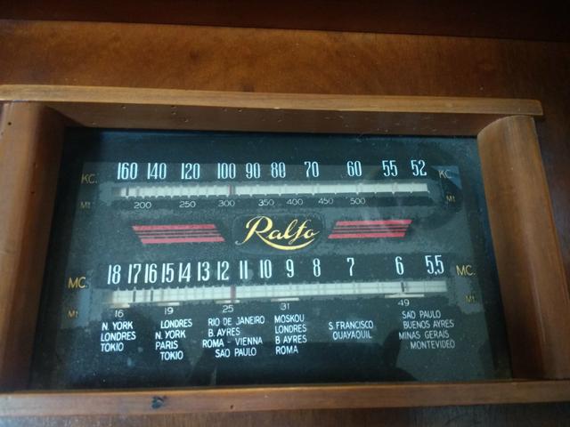 Vitrola Ralfo 78 rotações válvula rádio ondas médias e