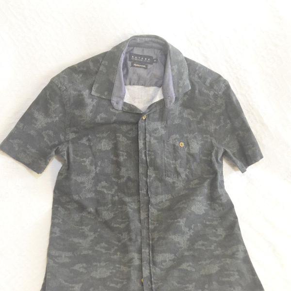 camisa masculina curta estampa militar