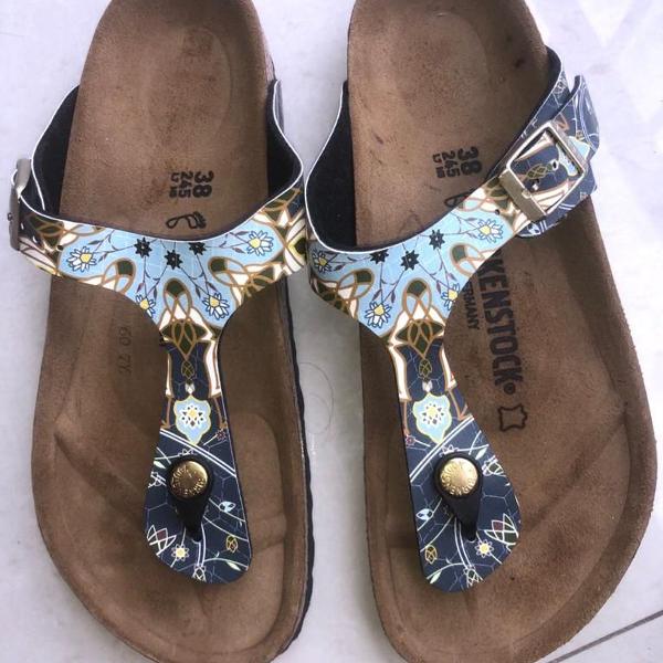 chinelo estampado birkenstock