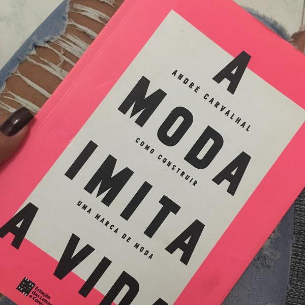 livro a moda imita a vida