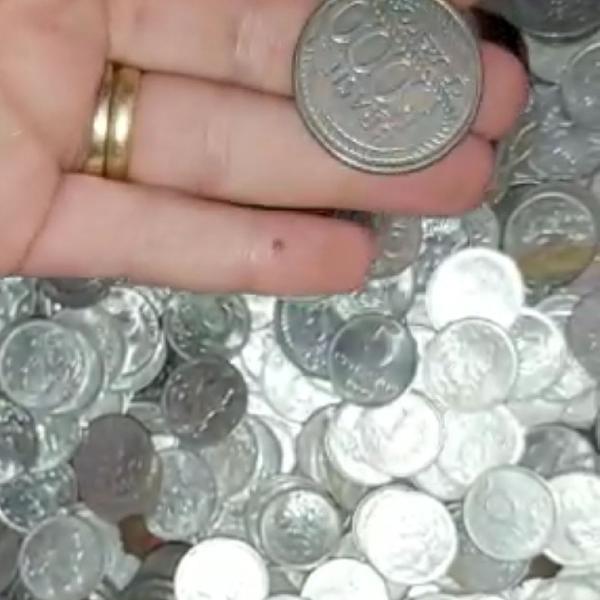 lote 3 quilos de moedas antigas para fins lucrativos exemplo