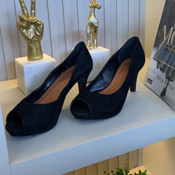 scarpin preto regina rios