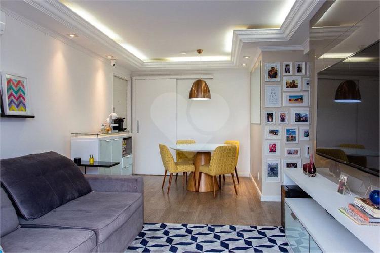APARTAMENTO COM 70 m² - DORMITÓRIOS - 1 SUÍTE - 1 VAGA-