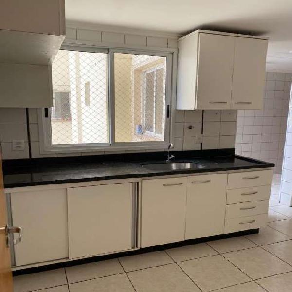 Apartamento para aluguel com 113 m² com 4 quartos, no