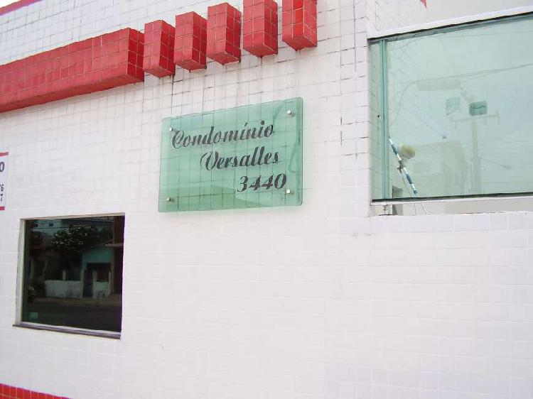 CASA EM CONDOMÍNIO FECHADO
