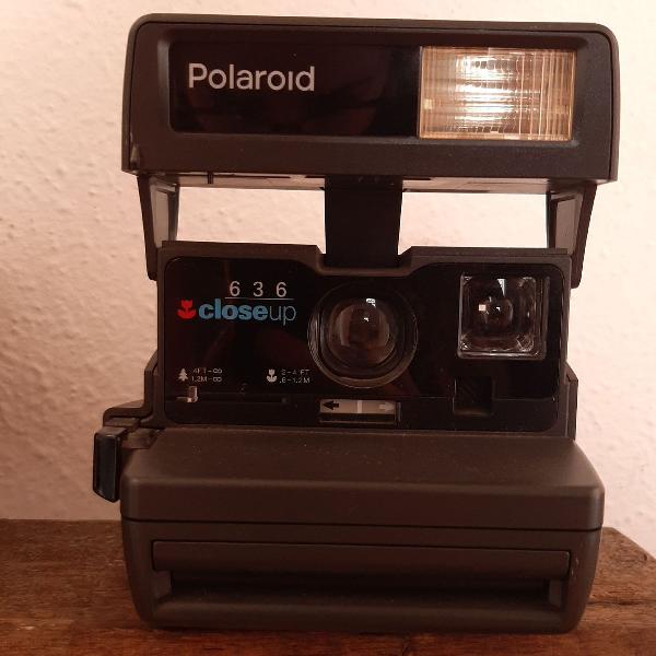 Câmera Polaroid da década de 80, funciona normalmente