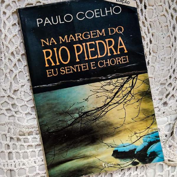 Livro Sentei no Rio Pietra e Chorei