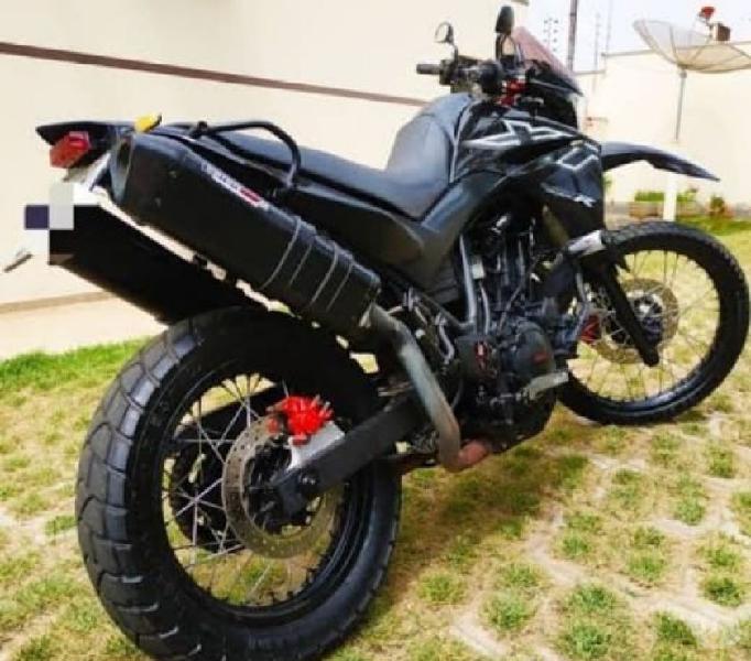 Vendo moto semi nova