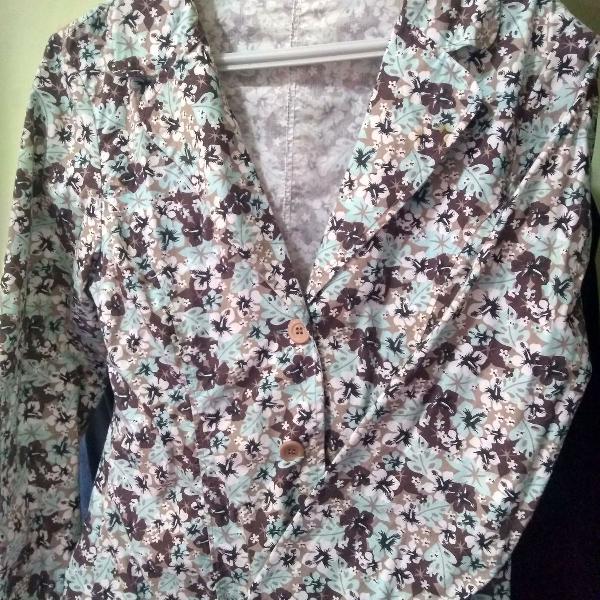 blazer floral 100% algodão lindo..... m