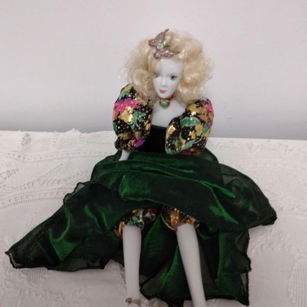 boneca de porcelana