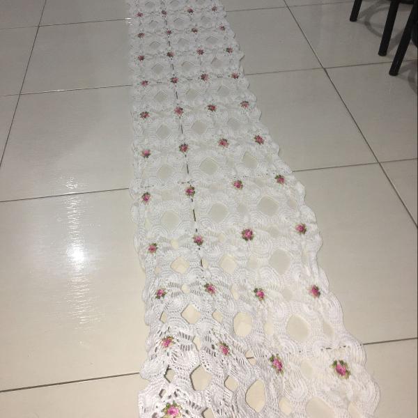 caminho de mesa crochê de linha