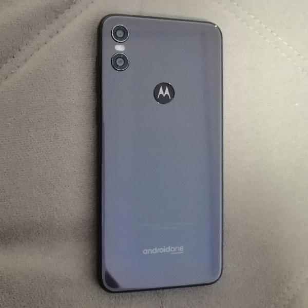 celular Motorola one