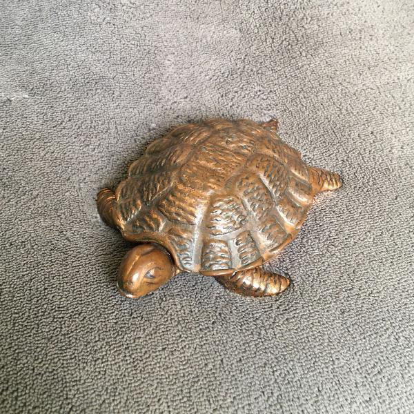 cinzeiro tartaruga de bronze antigo