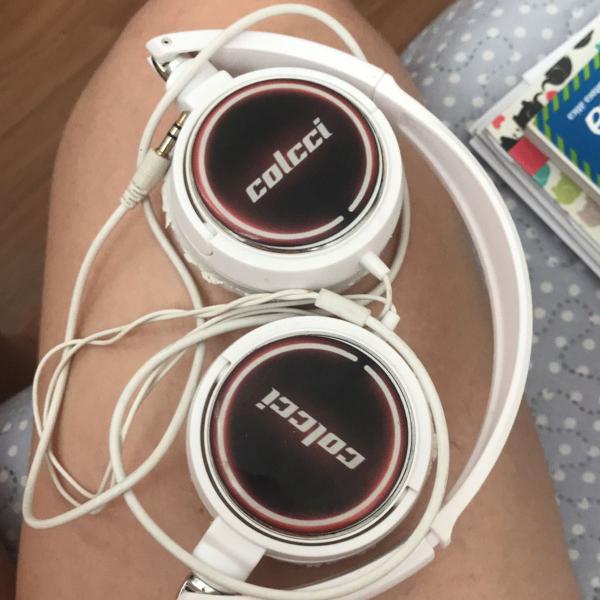 fone de ouvido colcci