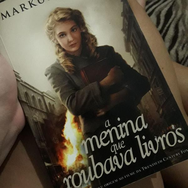 livro: a menina que roubava livros