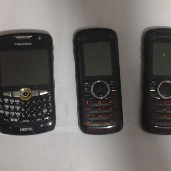 lote com 5 celulares motorola / blackberry