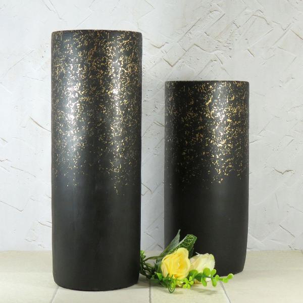 par vasos preto detalhes dourado em cimento linha bela flor