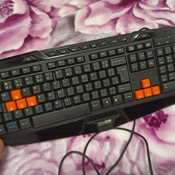 teclado satellite