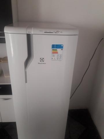 Refrigerador Electrolux 240 litros