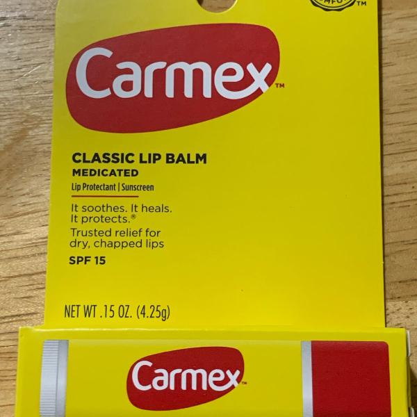 lip balm carmex bastão