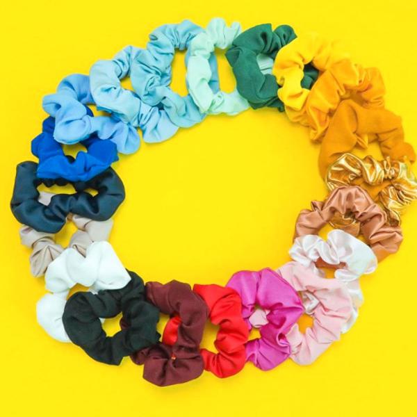 12 Scrunchies frufru buchinha de cabelo