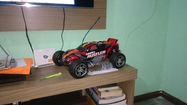 Carrinho a combustão Traxxas rustler