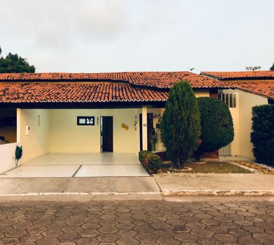 Casa em Condomínio na Rua do Aririzal