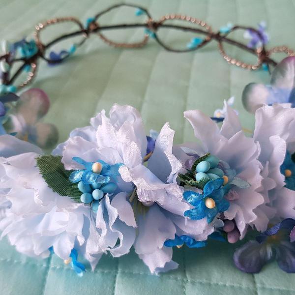Coroa de flores azul celestes brilho para festas ou noiva