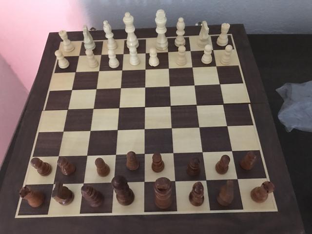 Jogo de xadrez madeira